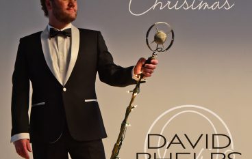 Audio/Video Review: David Phelps – It Must Be Christmas